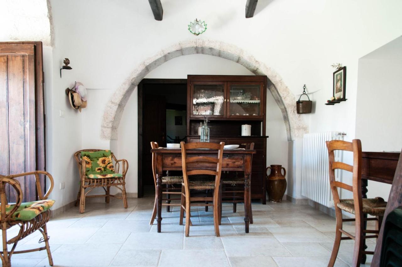 Trulli Sul Vignale In Masseria Santalachicca Martina Franca Eksteriør bilde